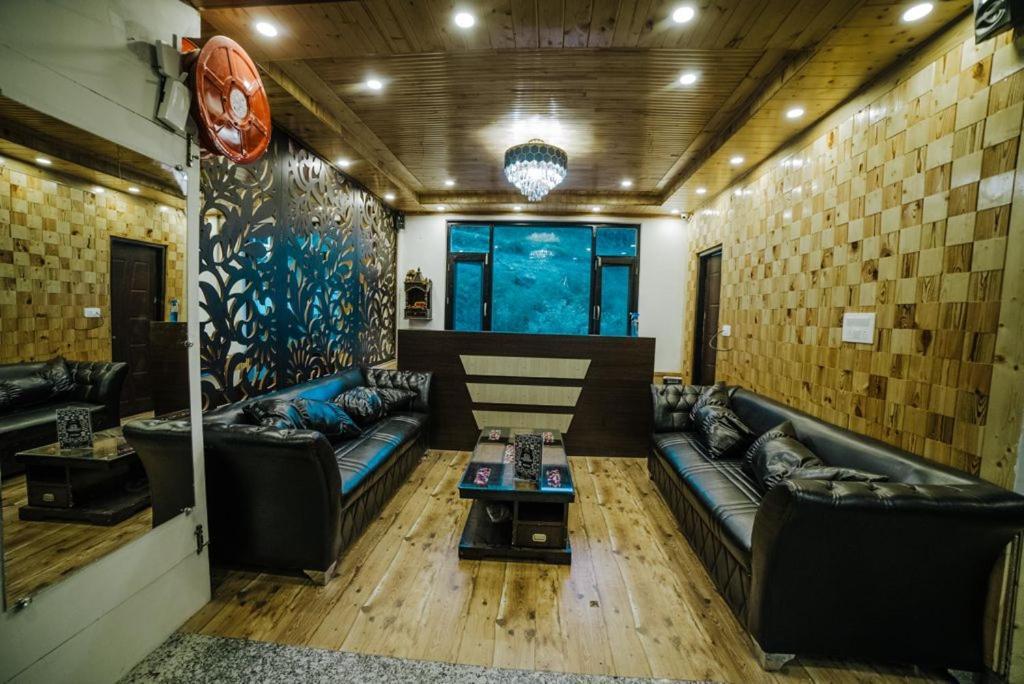 מנאלי Hotel Black Magic מראה חיצוני תמונה