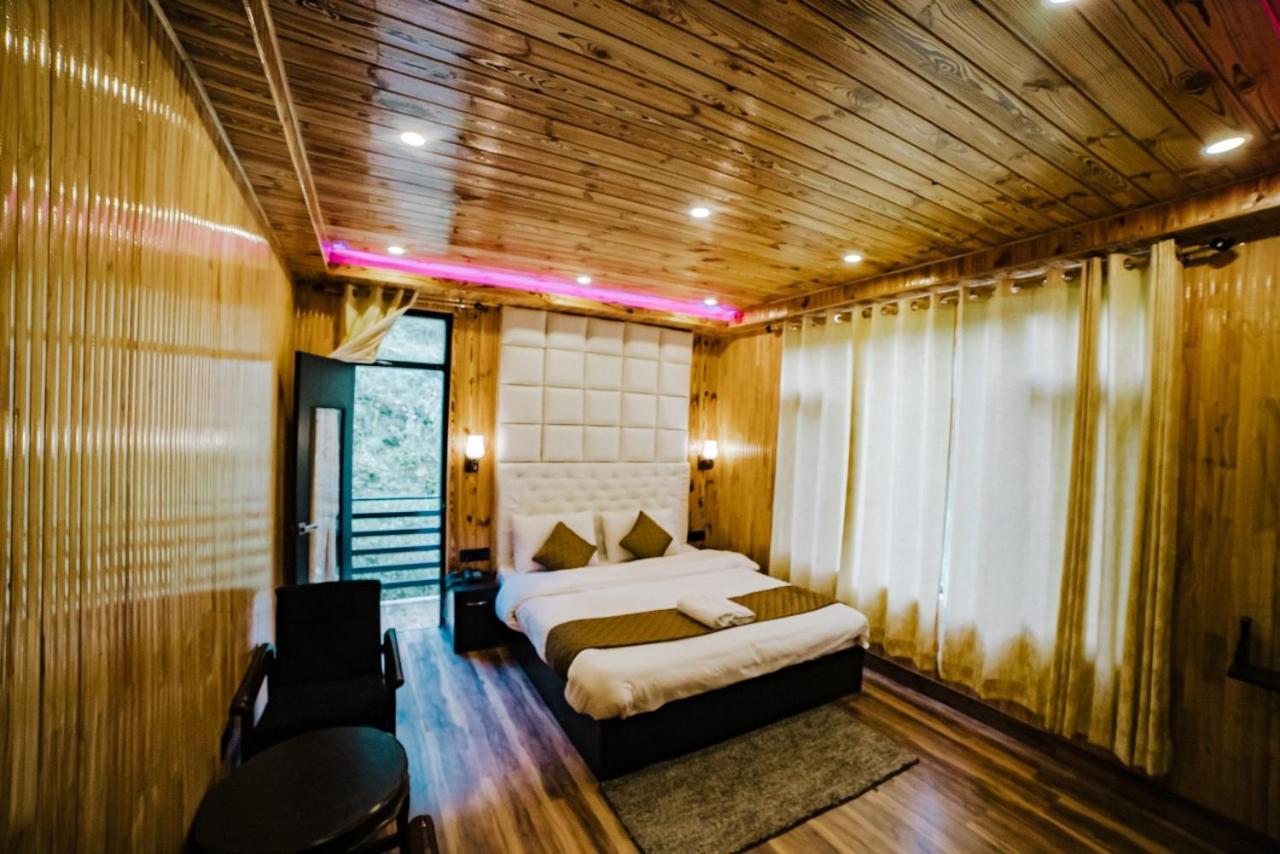 מנאלי Hotel Black Magic מראה חיצוני תמונה