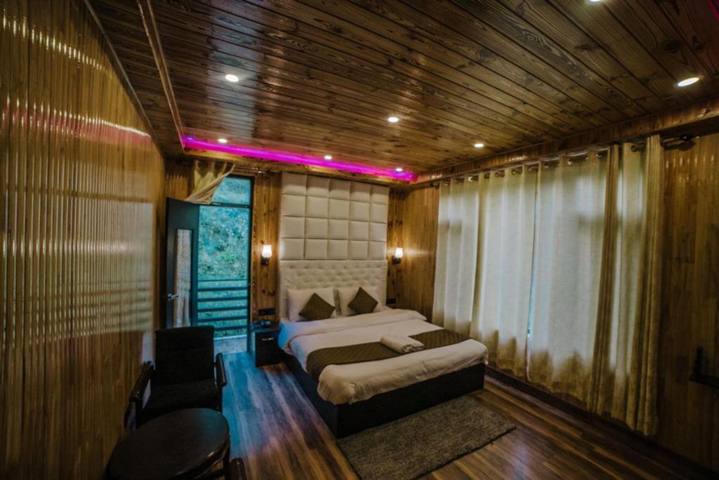 מנאלי Hotel Black Magic מראה חיצוני תמונה